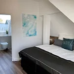 Moderne 3-zimmer Maisonettewohnung In Der By Interhome شقة